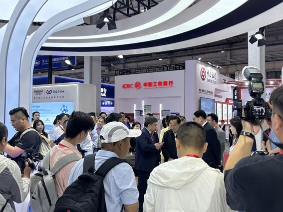 光潤通亮相第十一屆中國中小企業投融資交易會